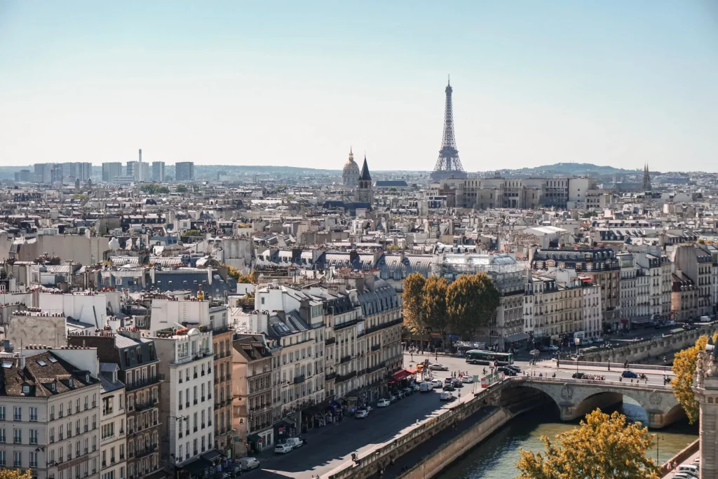 Apprendre le français FLE à Paris ou à Lyon